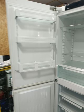 Frigorífico combi Liebherr 185×60cm No frost