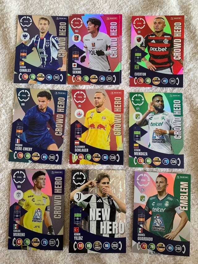 Pacchetto di carte Adrenalyn FIFA: Crowd & New Hero