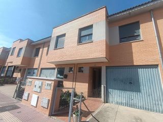 Casa adosada en venta en Cigales