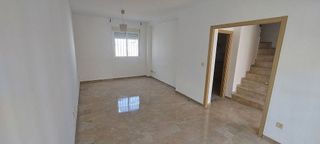 Casa adosada en venta en Salteras