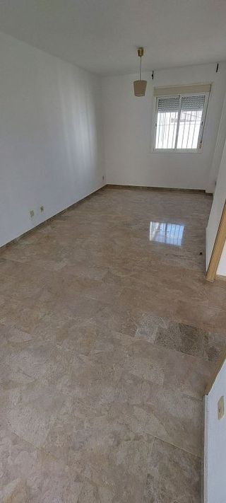 Casa adosada en venta en Salteras