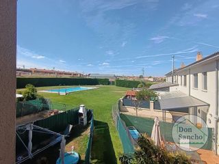 Casa adosada en venta en Cigales