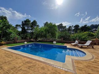 Chalet en venta en Vallirana