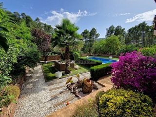 Chalet en venta en Vallirana