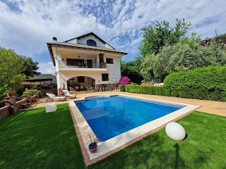 Chalet en venta en Vallirana