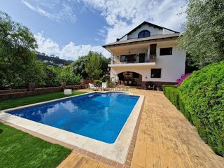 Chalet en venta en Vallirana