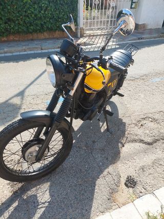 Yamaha SR250 estilo Cafe Racer - ITV 2027