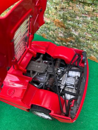 Ferrari F50 – Escala 1:18 – Maisto
