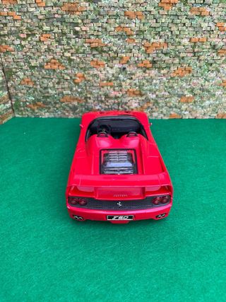 Ferrari F50 – Escala 1:18 – Maisto
