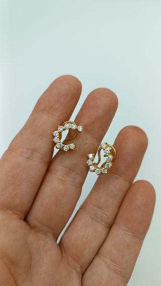 Pendientes de oro de 18kt y brillantes.