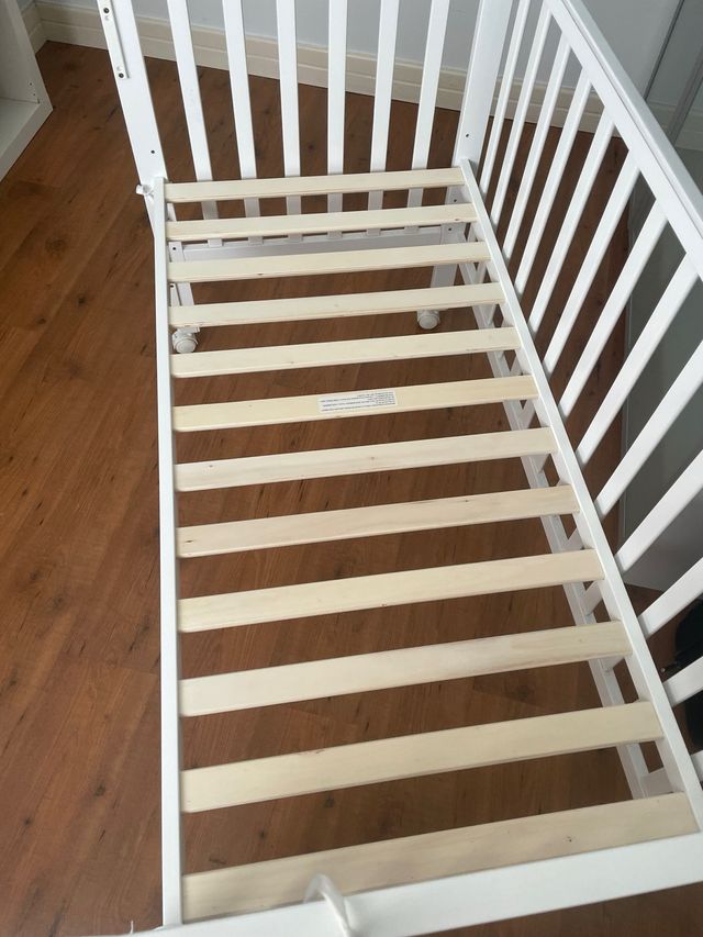 Cuna bebé madera + colchón viscoelástico