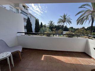 Piso en venta en Nueva Andalucía centro en Marbella