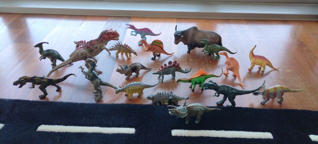 20 Dinosaurios de Juguete