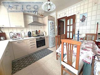 Piso en venta en Cruz Roja en Sevilla