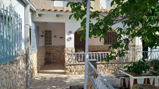 Chalet en venta en Yecla