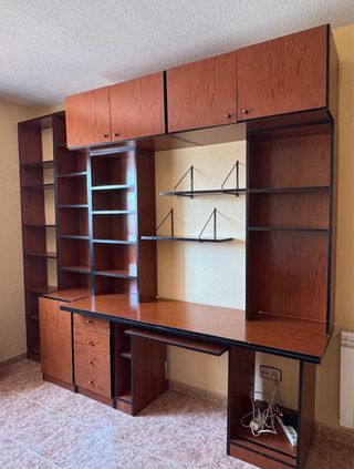 Mueble modular oficina - Estanterías y escritorio