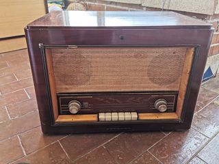 Radio antigua Philips, para decoracion