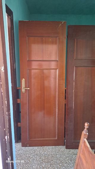 Puertas madera maciza