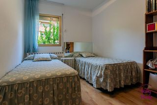Piso en venta en Los Olivos en Huesca