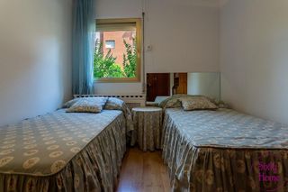 Piso en venta en Los Olivos en Huesca