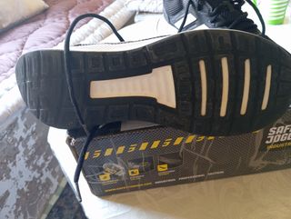 Zapatillas Adidas- Negras