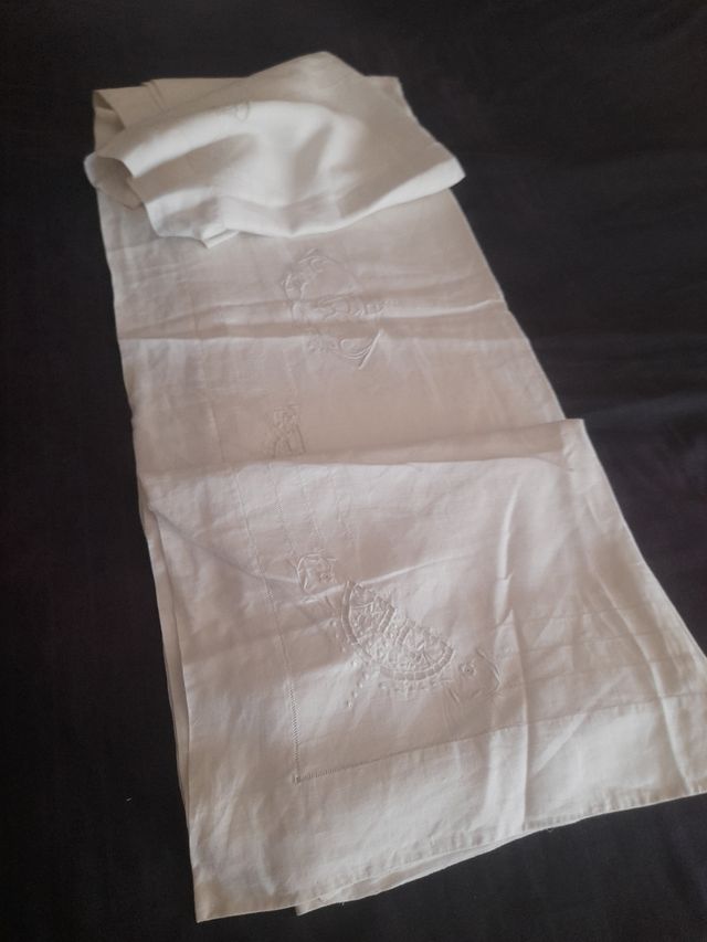 Sábana hilo bordada a mano