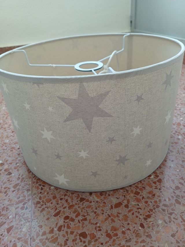 Lámpara infantil estrellas beige