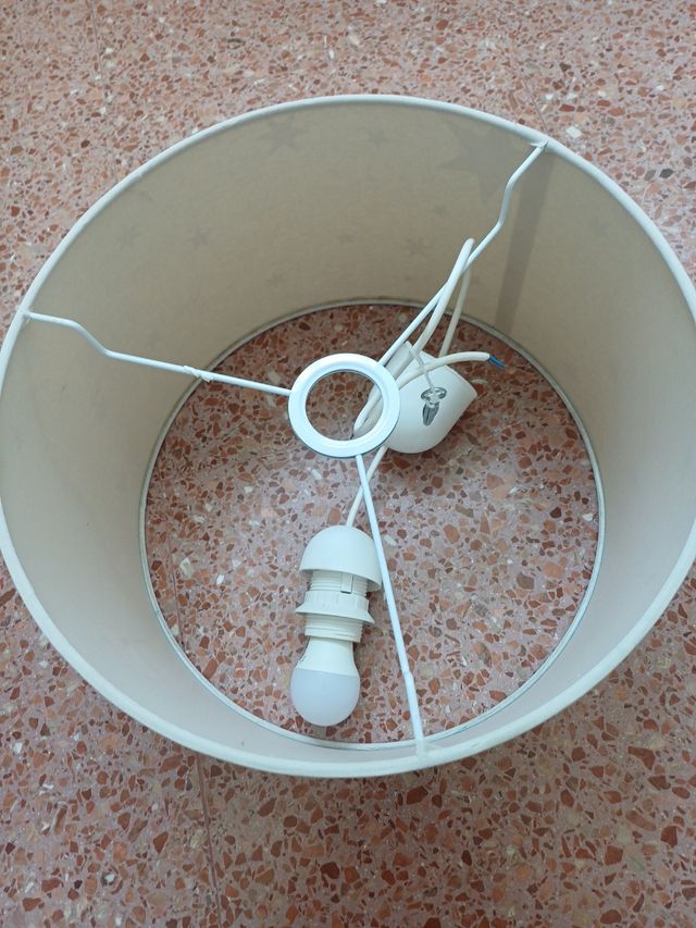 Lámpara infantil estrellas beige