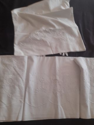Sábana y funda bordadas a mano , algodón blanco