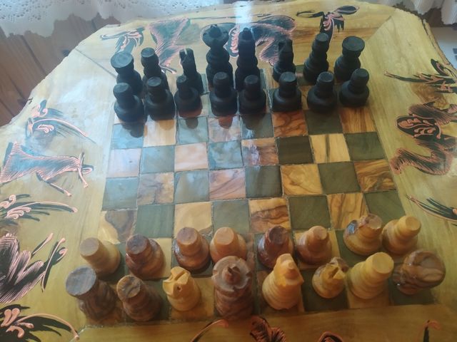 Ajedrez Artesanal de Raíz de  Olivo