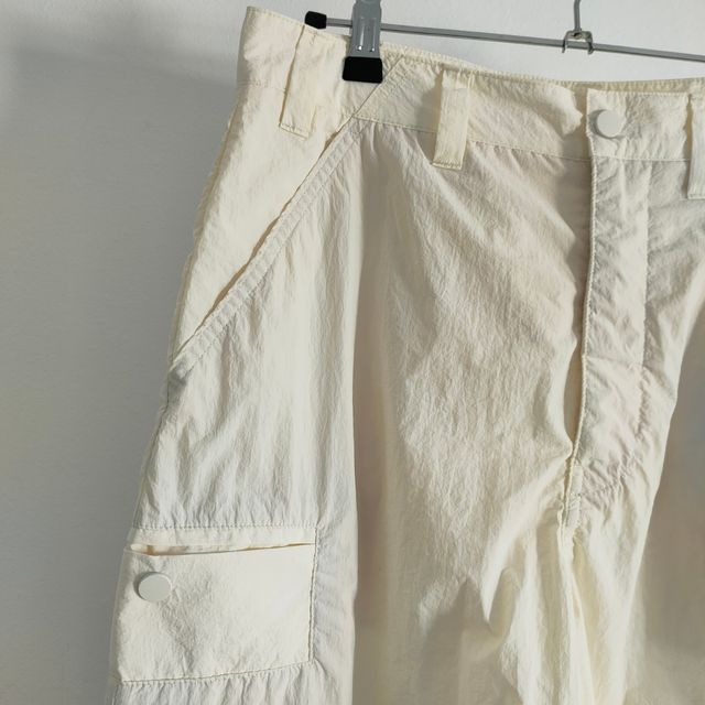 Bermuda ligera color crema