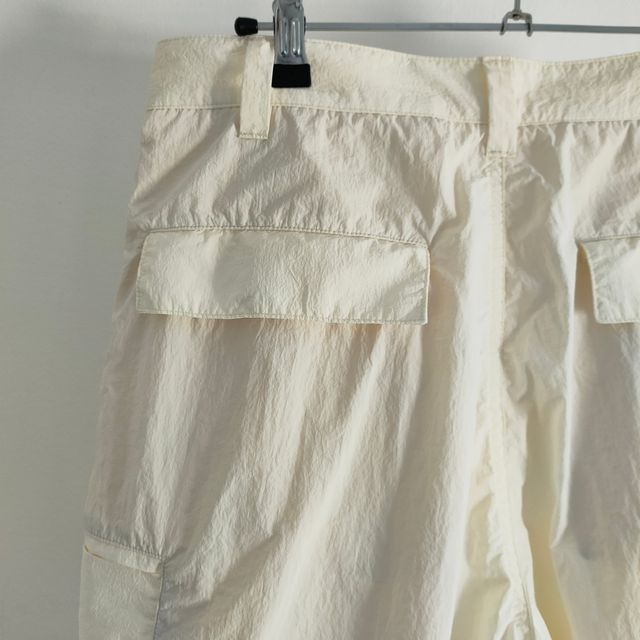 Bermuda ligera color crema