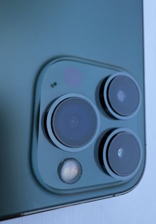 Iphone 13 Pro ( 256 GB ) Verde - Bateria 87%