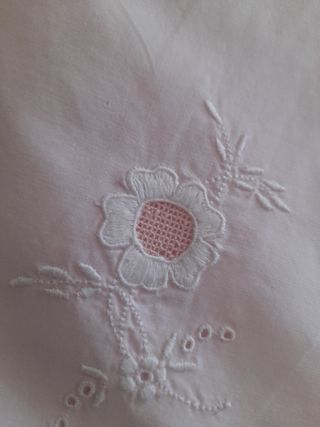 Sábana rosa bordada + funda