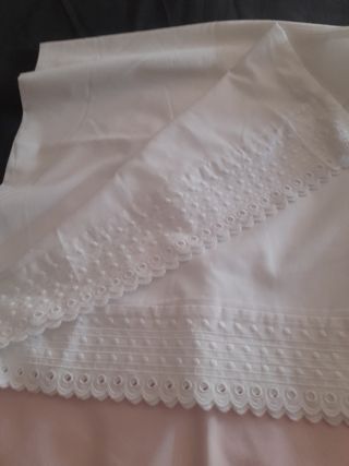 Sábana rosa bordada + funda