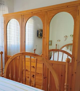 Armario provenzal 3 puertas con espejos y cajonera
