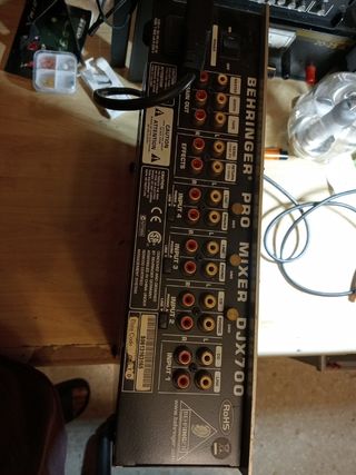 Mesa mezclas Behringer DJX700