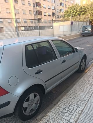 Volkswagen Golf 2003