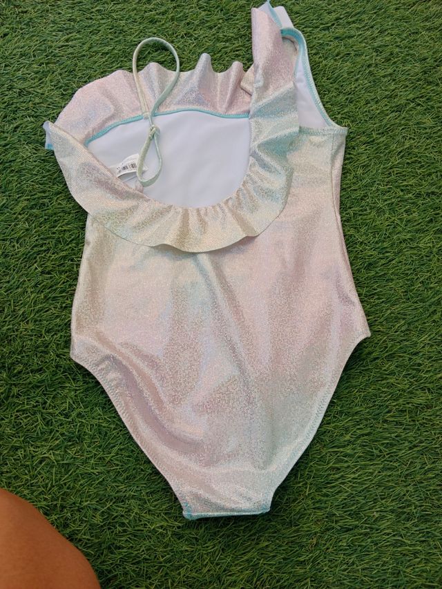Bañador niña brillante asim. T. 13-14 sin estrenar