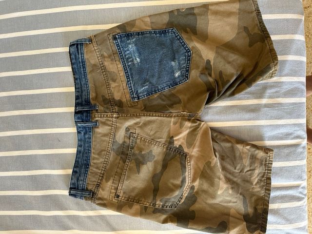 Bermuda militar camuflaje