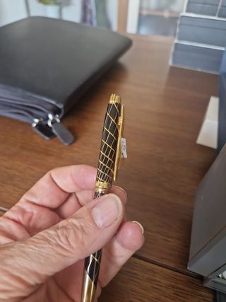 Elysee. Pluma y bolígrafos 