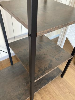 Armario-perchero gris y negro