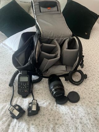 Canon EF 100mm f/2.8 USM + Flash + Mochila