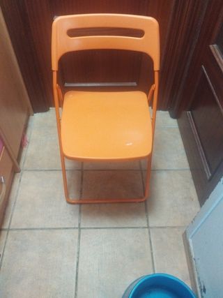Silla plegable naranja