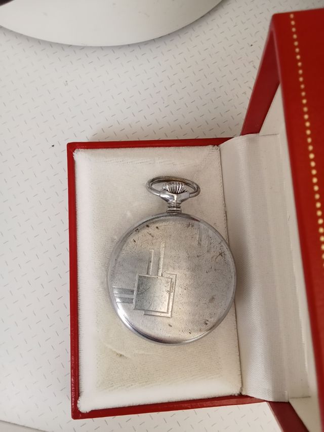 dos relojes de bolsillo