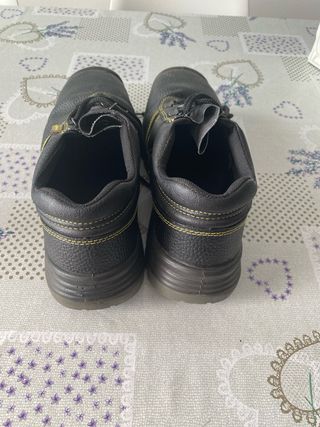 Zapatos seguridad Delta Plus negros