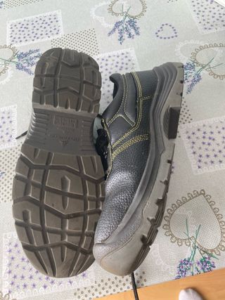Zapatos seguridad Delta Plus negros