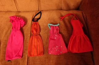 Abiti, scarpette e accessori Barbie anni '70 e "80