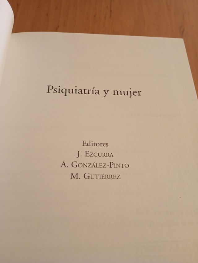 "Psiquiatría y mujer" es un libro editado por J. E