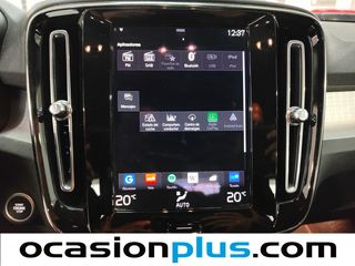 Volvo XC40 T3 Momentum Auto 120 kW (163 CV)